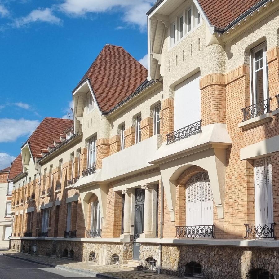 Au 53, Sous Le Chartil Apartment แร็งส์ ภายนอก รูปภาพ